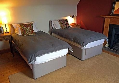 Netherton Farm, Kamer