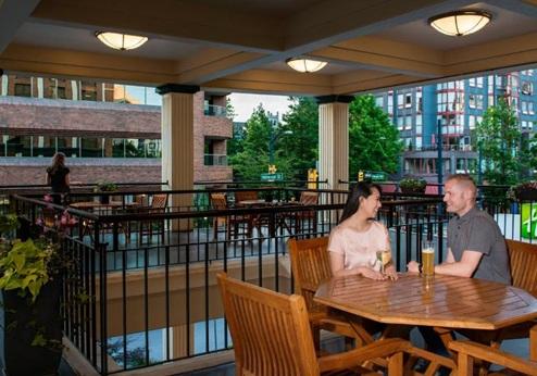 Holiday Inn & Suites Vancouver Downtown, terras