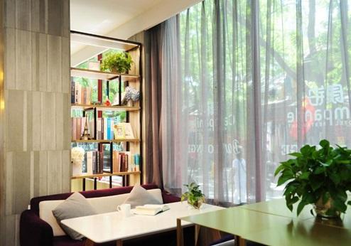 Campanile Hotel -  lounge