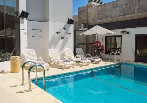 Ramada by Wyndham Buenos Aires Centro, zwembad