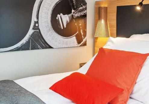 Clarion the edge, kamer