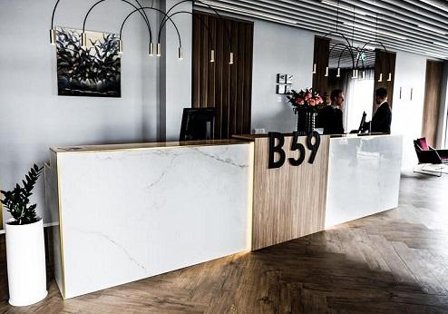 B59 Hotel, receptie