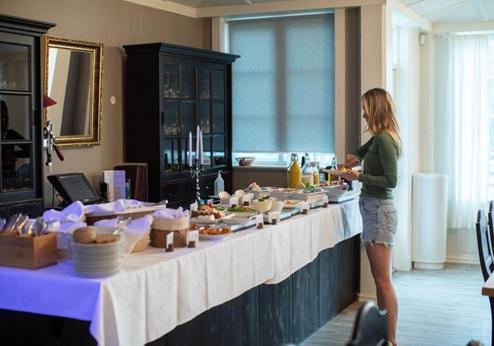 Dale-Gudbrands Gard, buffet