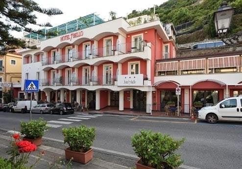 Hotel 7 Bello, buitenkant