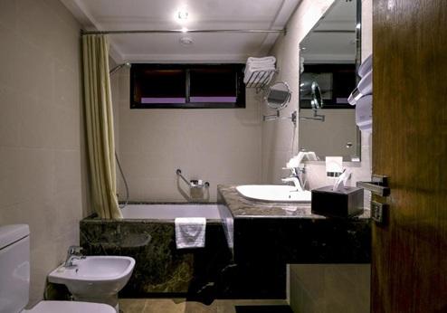 Belere Hotel, badkamer