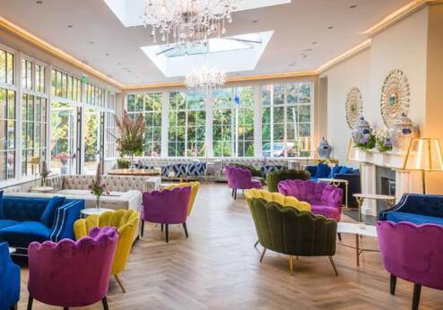 Cork's Vienna Woods, lobby