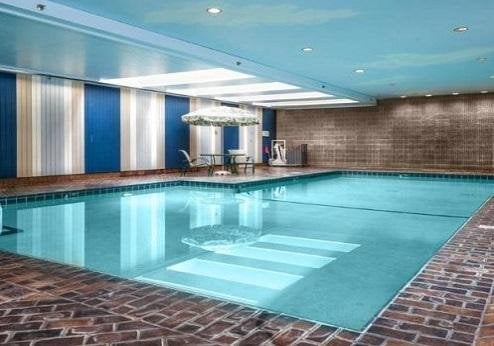 Radisson Hotel Corning, zwembad