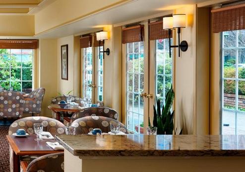 Royal Scot Hotel & Suites, restaurant