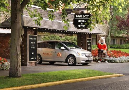 Royal Scot Hotel & Suites, entree