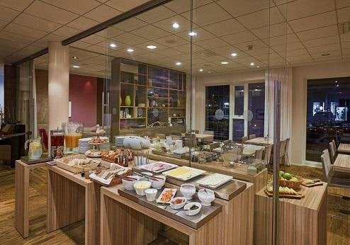 Berjaya Hérað Hotel, ontbijt