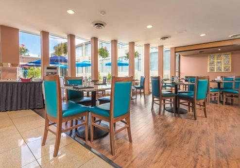 Coast Discovery Inn, restaurant