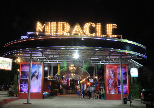 Mercure Chiang Mai, Miracle Cabaret
