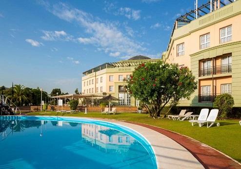 Hotel Ilunion Alcora Sevilla, zwembad