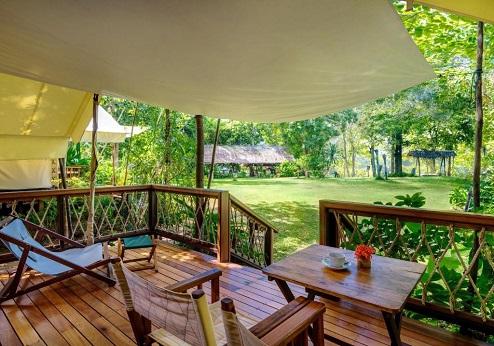 Hintok River Camp, veranda