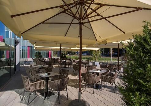 Hilton Garden Inn, terras