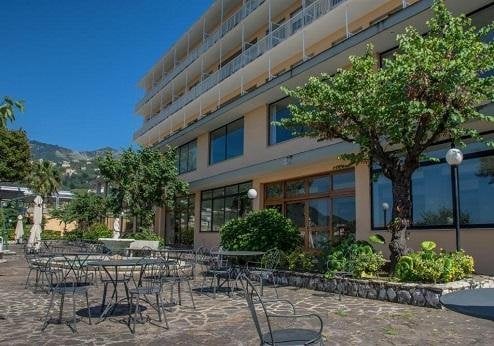 Grand Hotel Moon Valley, terras