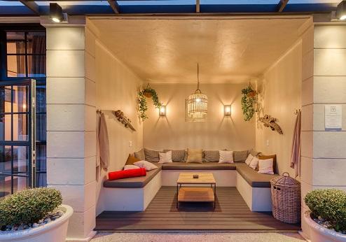 De Tafelberg Guesthouse - buitenzitje