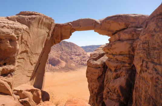 Arch Burdah in Wadi Rum woestijn