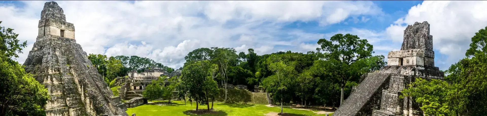 Mayaruïnes van Tikal in Guatemala