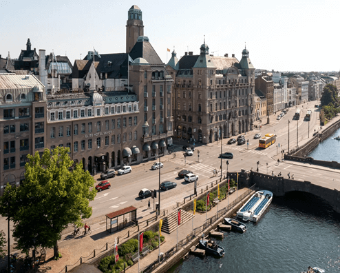 Elite Savoy Hotel, omgeving