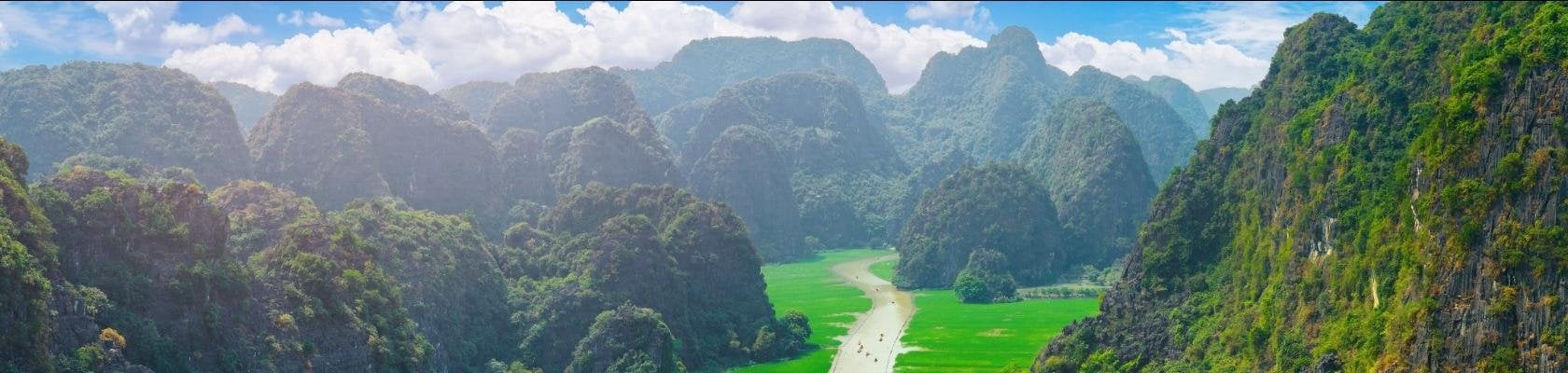 Per Sampan door Tam Coc