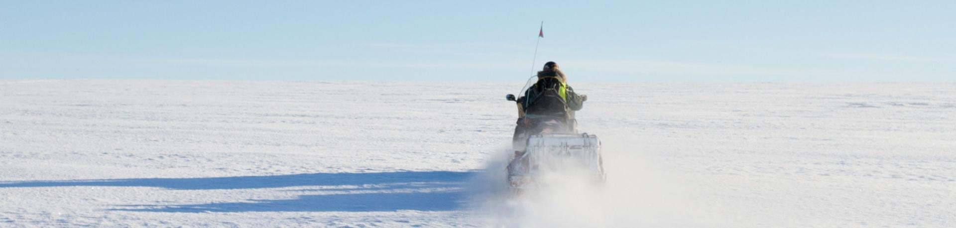 Tips voor sneeuwactiviteiten, sneeuwscooter in Ijsland