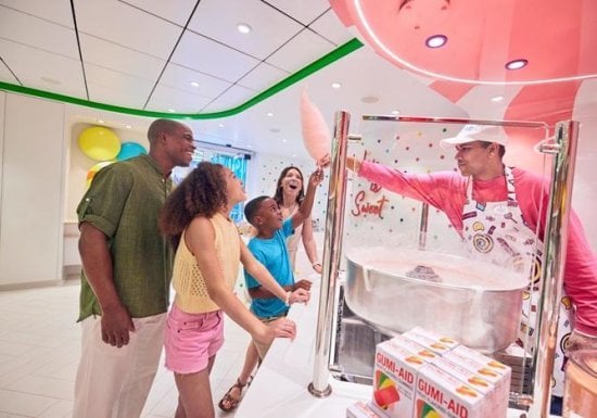 Royal Caribbean - Icon klasse Suikerspin bij Sugar Beach