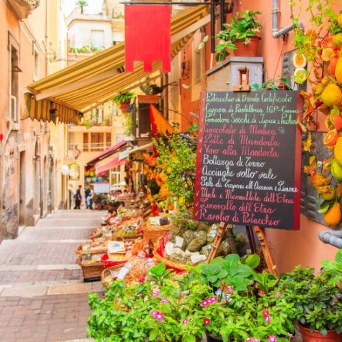 Gezellige straten van Taormina