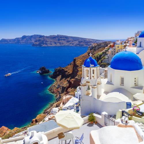 Blauwe koepeltjes in Oia, Santorini