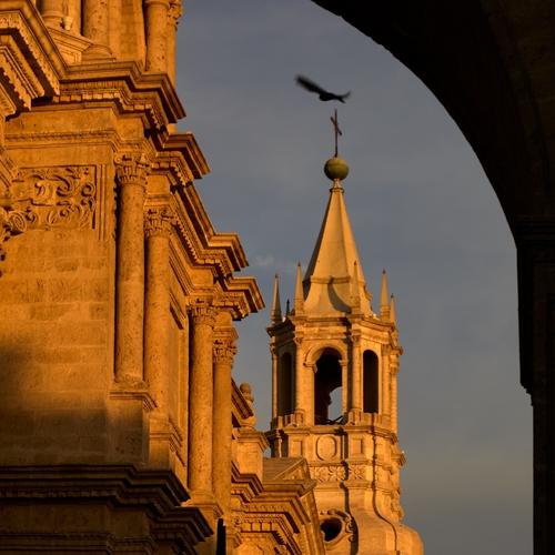 Ondergaande zon op het klooster in Arequipa