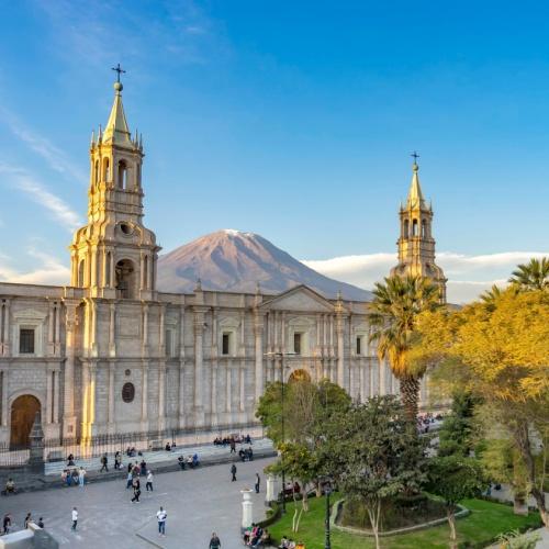Arequipa terwijl de zon ondergaat