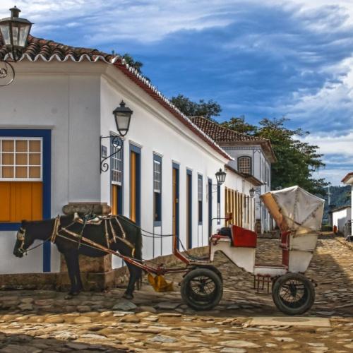 Paard en wagen in Paraty