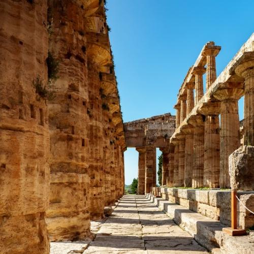 Wandel door de tempels van Paestum