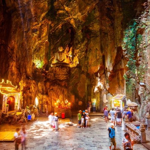 Marble Mountains grot