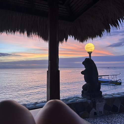 NRV reizigers foto zonsondergang Senggigi