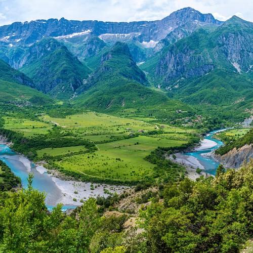 Vjosa-rivier, in de buurt van Përmet, Albanië