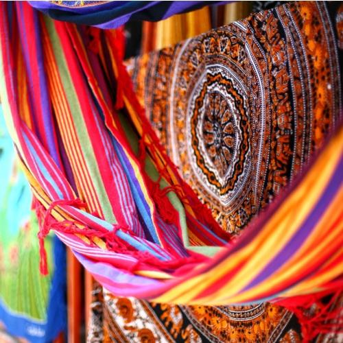 Etnische dekens en hangmatten met Aztec patroon