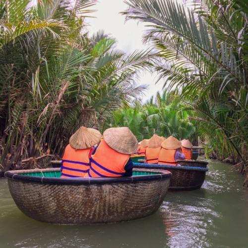 Traditionele ronde mandboot, Hoi An