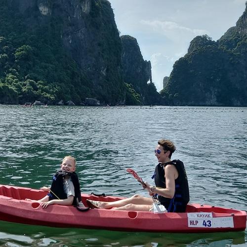 Kajakken in Halong Bay