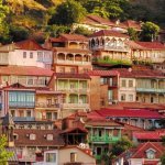 Gekleurde huizen in Tbilisi