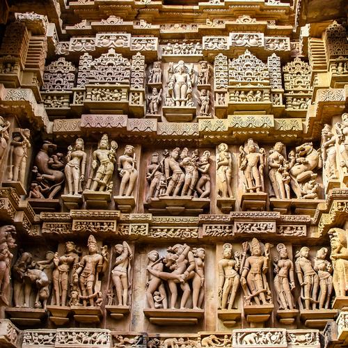 Gedetailleerd steenhouwwerk Khajuraho-tempels, Khajuraho