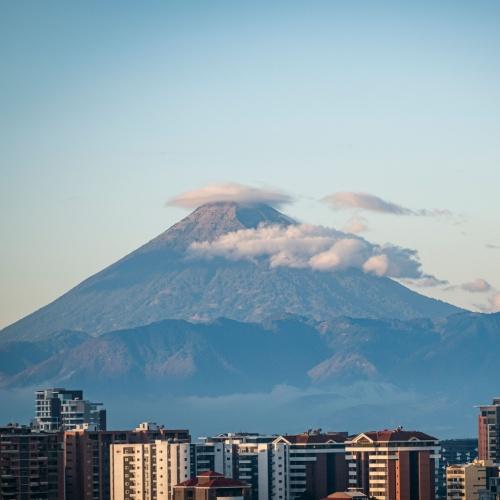 Uitzicht op Volcán de Agua vanaf Guatemala-Stad