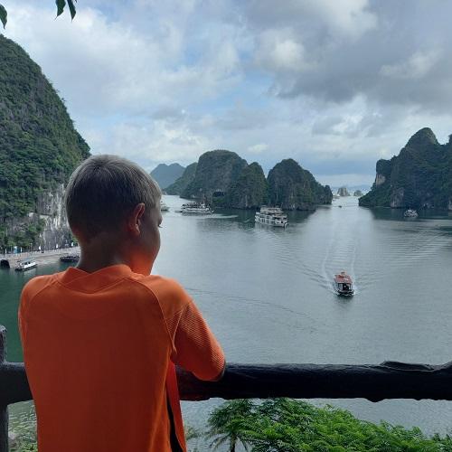 Uitzicht op Halong Bay