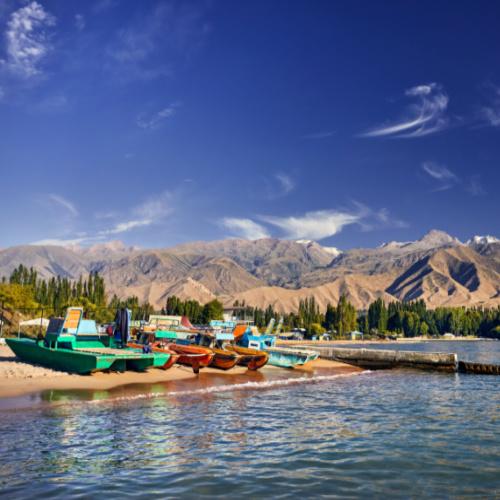 Waterfietsen langs het Issyk Kul Meer