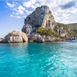 Cala Luna rots in de zee