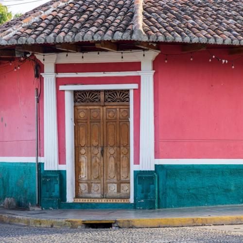 Gekleurde huizen in Granada, Nicaragua