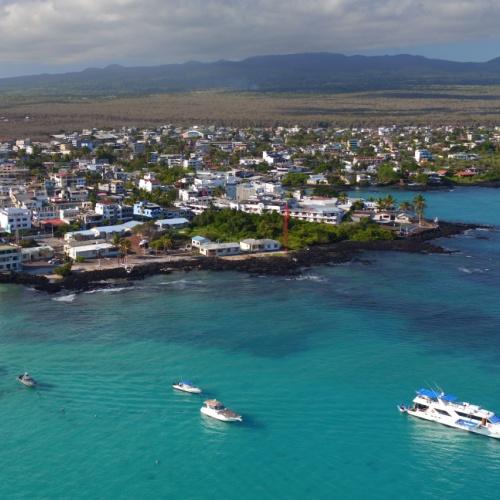 ZIcht op Puerto Ayora