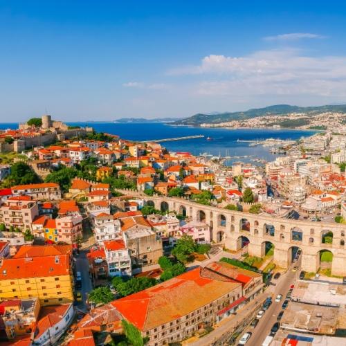 Uitzicht op de havenstad Kavala