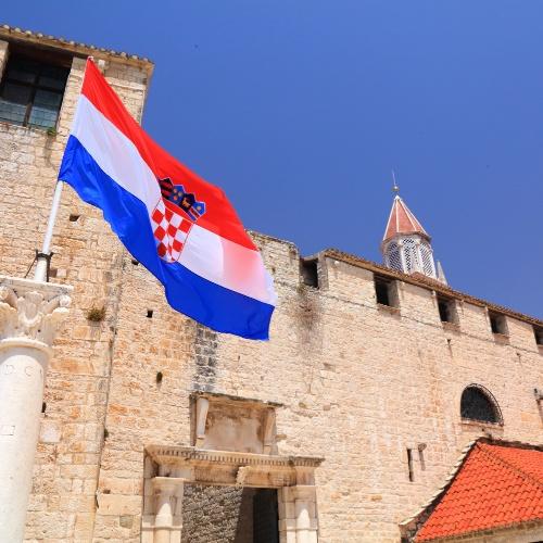 Trogir, Kroatische vlag