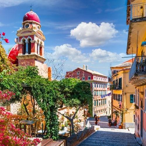 Corfu, gekleurde straten in de oude stad